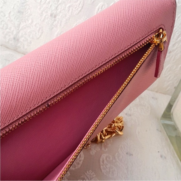 Prada Stunning Wallet/Cross body! - Picture 9 of 16
